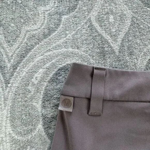 Womens Lululemon Commission Classic-Fit Short - Picture 4 of 6